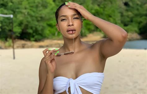 Before laurie was crowned the winner of the miss south africa 2015 beauty pageant, she was second princess in the miss soweto beauty contest and miss mamelodi sundowns. Liesl Laurie Shares How She Got Badly Bruised Trying To ...