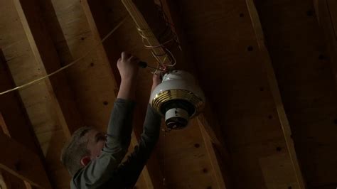 Hampton bay ceiling fans are some of the most durable cooling appliances on the market. How to install a Hampton bay bridgeton ceiling fan - YouTube