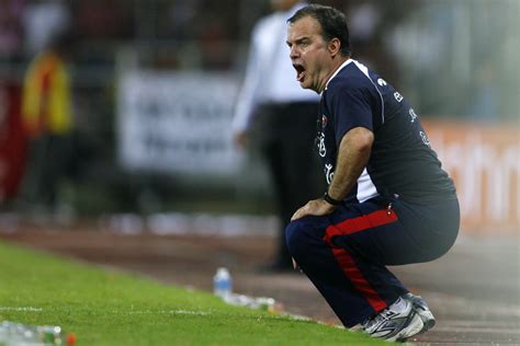 This video is about marcelo bielsa lifestyle 2020. Marcelo Bielsa haciendo cosas - Offtopic en Taringa!