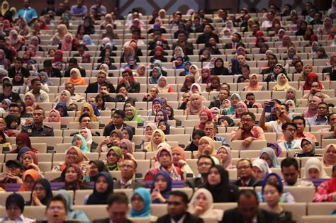 PUTRAJAYA - Perdana Menteri, Datuk Seri Najib Tun Razak ...