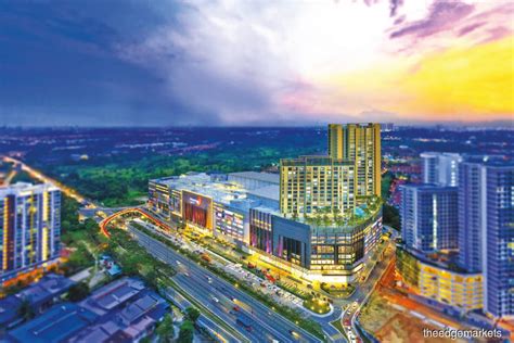 Paradigm mall jb (johor bahru) is so far the largest shopping centre at johor bahru. Elevating WCT Land's name | The Edge Markets