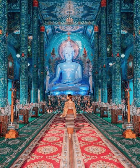 The temple outside the town of chiang rai attracts a large number of visitors, both thai and foreign, making it one of on may 5th 2014 a strong earthquake hit chiang rai. Blue Temple | Chiang Rai, Thailand | Bali flitterwochen ...