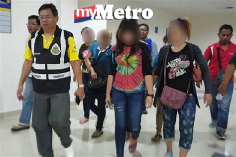 Siapa namanya, pak, aku bertanya saat tukang pijit mulai memijitku. Enam tukang urut wanita Thailand ditahan | Harian Metro