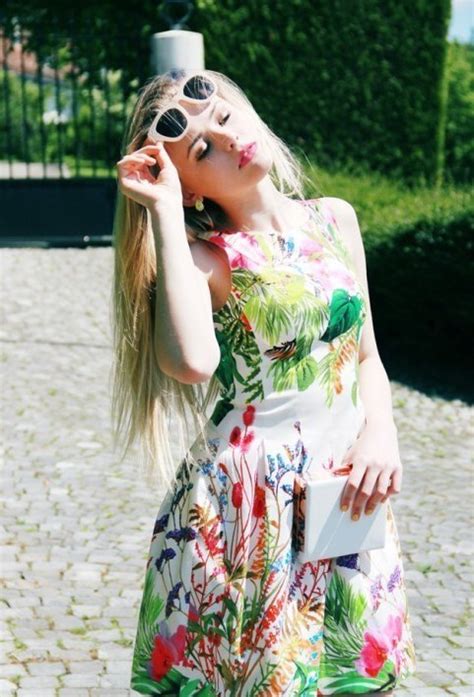 Красивые девушки в летних платьях - Zefirka