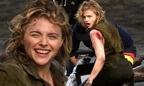 Nonton film shadow in the cloud (2020) streaming movie sub indo. Chloe Grace Moretz seen as a WW2 bomber pilot on set of ...