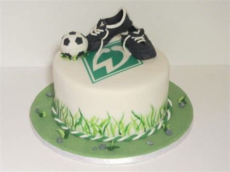 Werder bremen torte gefã¼llt mit schokoboden und kinderriegelbuttercreme. Geburtstag - NancyCake :: Zuckerkunst in höchster Qualität ...