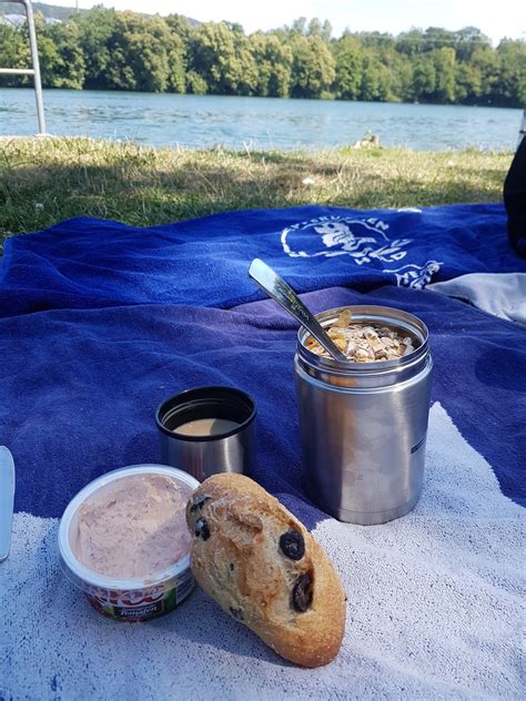 In the park itself is the serene lake gardens, which gives the ideal picnic spot as you lounge with the city as the backdrop. kl.brüllen: Picknick!