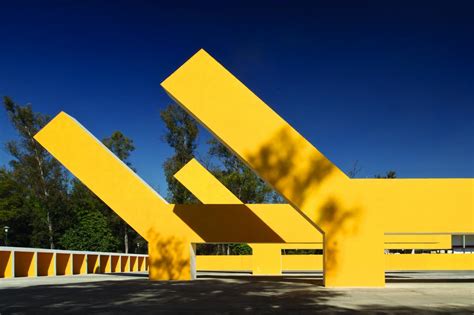 El proyecto integral del paseo de los duendes en san pedro garza garcía es un hito de su obra. Una obra para transitar: Fernando González Gortázar ...