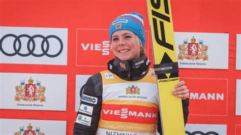 Landslagsjentene har fått grønt lys til å hoppe i stor bakke i vm i oberstdorf i 2021. "Raw Air": Maren Lundby gewinnt Herzschlagfinale im Prolog ...