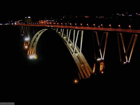 Salve a tutti devo realizzare una presentazione sul ponte morandi appartenente al viadotto bisantis a catanzaro. CATANZARO (citta) guida e foto