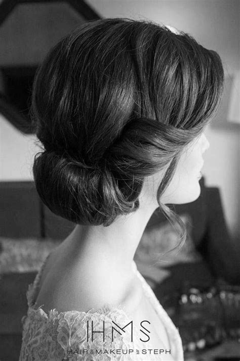 Mar 11, 2020 · 1940s hairstyles are sometimes confused with other eras and the pompadour is one of them! Try these simple and cute 1940s hairstyles. If you need a ...