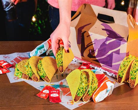 Precios y opiniones de los clientes sobre sus platos. Taco Bell - Santiago a domicilio en Santiago de los ...