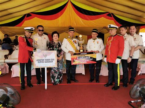 Sarawak is a beautiful malaysian state that welcomes you to enjoy your 2021 holidays. TYT birthday parade participants, contingents praised for ...