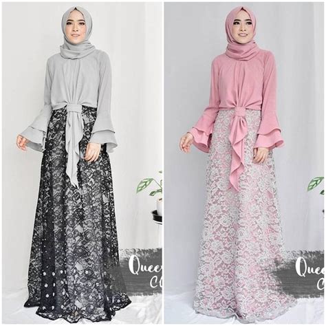 Mengenakan baju kebaya brokat dan kain batik yang sarimbit/couple dengan pasangan kamu? Baju Kondangan Remaja Kekinian Hijab - Jilbab Voal