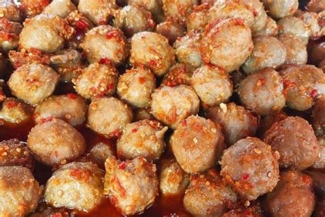 Saking sukanya sambel selalu menjadi andalan saat menyantap suatu makanan. Resep Sambal Bakso Pedas / Resep Masakan Bakso Pedas Manis ...