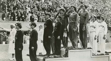 Ondina valla vince il primo oro per le donne italiane. LE OLIMPIADI NAZISTE DEL 1936 FOTO STORICHE