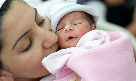 Sewaktu berpantang, air yang banyak diperlukan oleh badan. 8 kelengkapan berpantang untuk ibu-ibu lepas bersalin ...