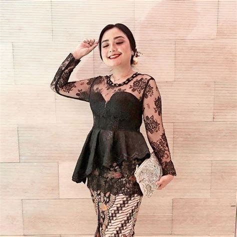 50 model dress kebaya brokat modern pendek panjang 30 baju perpisahan jaman sekarang fashion 40 pendamping wisuda pria terbaru 2021 super 5 498 likes 45 comments gaun • hijab mua tunik mutiara katalog bajugamismu. Model Baju Perpisahan SMA Kekinian August 2021
