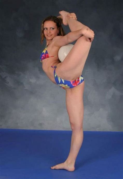 35 female body painting designs amazing photos. 4amazingfun: Amazing Female Zymnasts Flexible Body Pictures