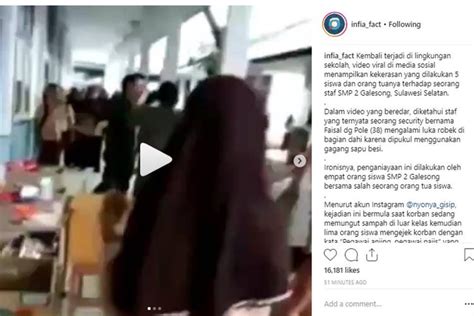 Nah sekarang kalau honorer di satu di daerah gak ada itu lumpuh sekolah, karena hanya ada satu dua guru negeri di sekolah, terbantu karena itu, katanya. Siswa dan Orangtua Keroyok Tenaga Honorer SMP Negeri Galesong