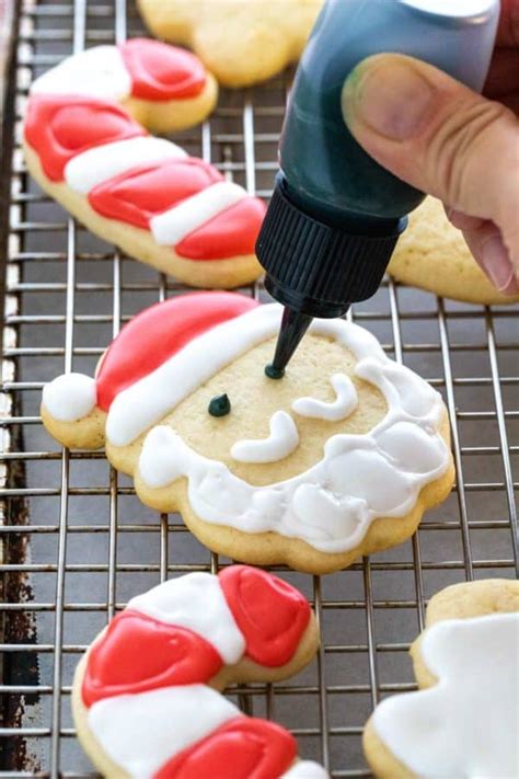 Make royal icing with fresh egg whites. Royal Icing Without Meringe Powder Or Tarter : Egg White ...