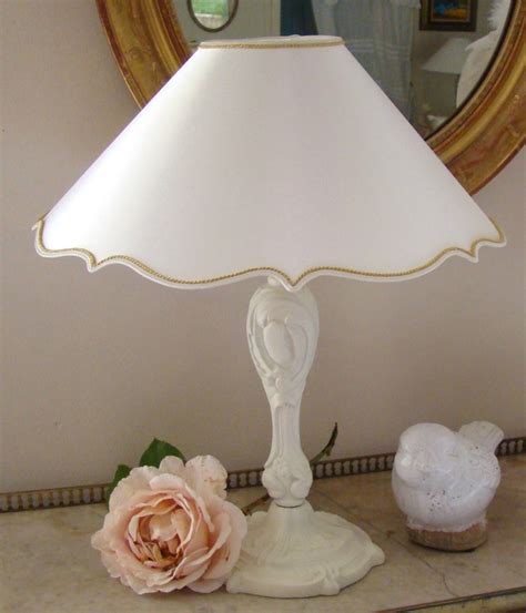 Del resto, di solito il. Abat-jour conique et sa soutache or - Perle de lumières - Création d'abat-jour sur mesure ...
