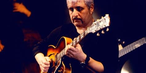 Testi delle canzoni di pino daniele. Pino Daniele: le 10 canzoni più belle di sempre