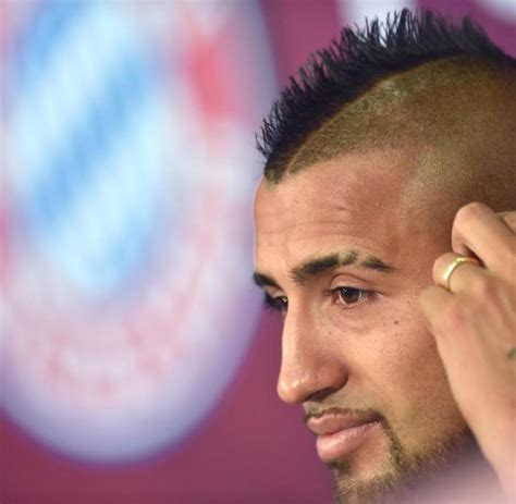 Maybe you would like to learn more about one of these? FC-Bayern-Star: Wurde Arturo Vidal schon wieder ...