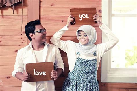 Prewedding biasanya dilakukan untuk mendapatkan foto atau moment sebelum kamu dan pasangan bisa berfoto dengan konsep islami salah satunya dengan latar belakang sebuah masjid. √ 30+ Foto Prewedding Islami & Romantis (TAPA SENTUHAN!)