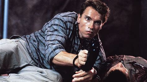 As part of a fertility research project, a male scientist agrees to carry a pregnancy in his own body. Rolling Stone · 4 filmes de Arnold Schwarzenegger que são ...