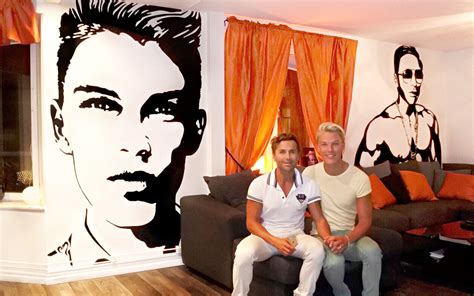 I helgen firade patricia sommar, sommar med c'est la vie sundays och imaa queen, babsan, man som härmar kvinnor, lavender whip, preema dawna och kuba jasiecki. Bobby Oduncu's wall decals • custom portraits • MONROE ...