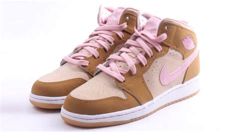 Check out our bad bunny shoes selection for the very best in unique or custom, handmade pieces from our shoes shops. Release Date: Air Jordan 1 Mid GS 'Lola Bunny' | Sole ...