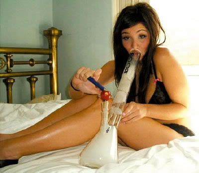 Listen to the tongue twister and practise saying it. 420 girl - Cannabis 24/7 365