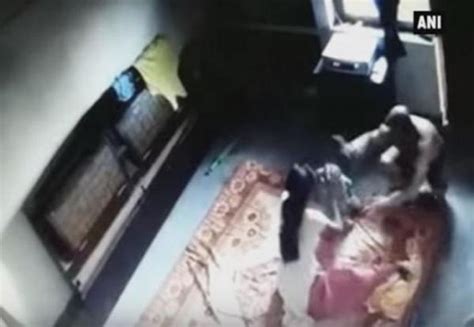 Cheating housewife caught on tape. Man catches wife on CCTV viciously beating and strangling ...