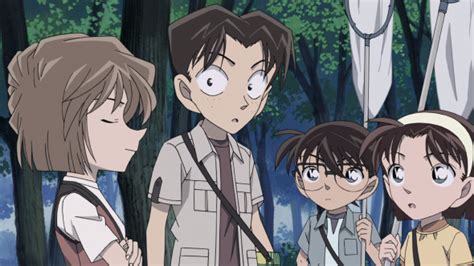 If they don't solve the request of the man within 12 hours, the bombs attached to the hostages will explode. Detective Conan 13: The Raven Chaser | Yousei-raws