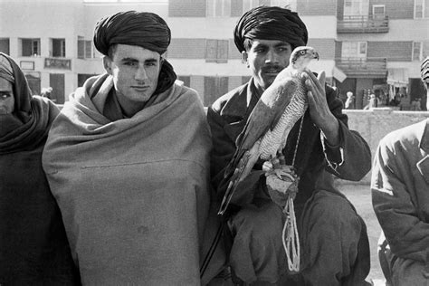 Após uma ofensiva rápida diante da retirada das tropas dos eua do afeganistão, o talibã chegou à capital cabul neste domingo. Cabul, Afeganistão, 1955 | Photographie, Marc riboud ...