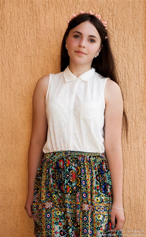 Pretty 15 year old girls. Photo of a brunette 15-year-old girl photographed by ...