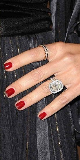 He's credited her as his rock, and is the one who keeps the federer family together, even with her husband's demanding schedule. Rachel Zoe Engagement Ring | Celebrity engagement rings ...