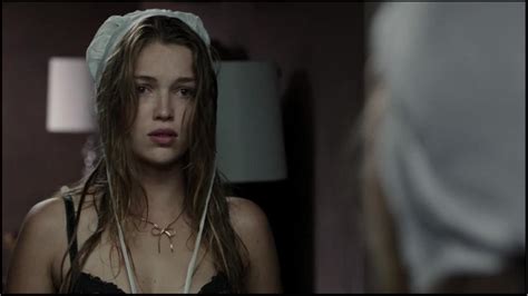 Simmons began her career as a ford model, also modelling for bebe stores and roxy and appearing in commercials and print ads for. Hottest Woman 1/20/15 - LILI SIMMONS (Banshee)! | King of ...