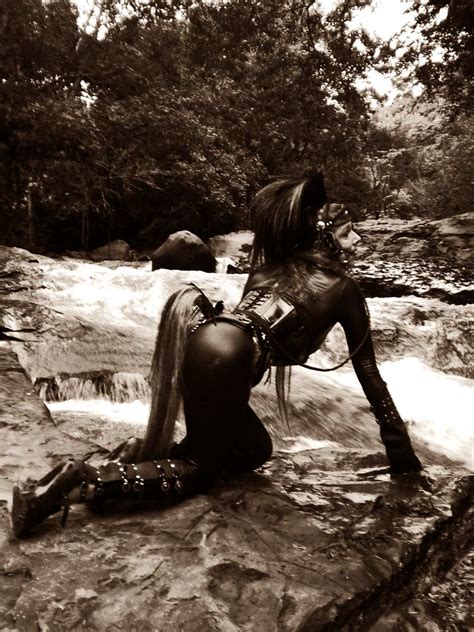 Riding on pony beautyful girls from all over the world riding on ponys. Karen Chessman aka Ponygirl starfighter in the wild jungle ...