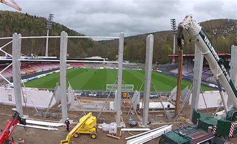 Der fc liverpool hat den umbau einer tribüne seines legendären stadions an der anfield road aufgrund der coronakrise für ein jahr gestoppt. Video: Stadionumbau in Aue nimmt sichtbare Formen an - liga3-online.de
