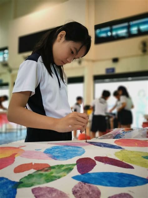 Fun craft last sunday, the children and parents made some amazing pencil holders! Yio Chu Kang Community Club