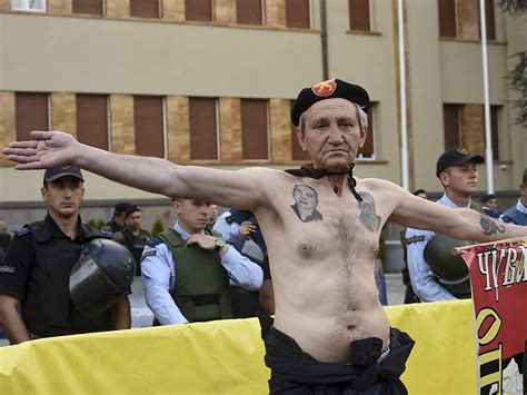 Eklat bei wahlen in mazedonien. Erneut demonstrieren tausende Nationalisten in Mazedonien ...