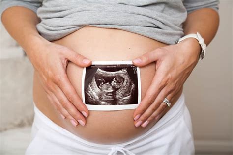 Air ketuban merupakan salah satu elemen yang sangat penting selama kehamilan. Ciri Ciri Anak Yang Terminum Air Ketuban - Ini Cirinya