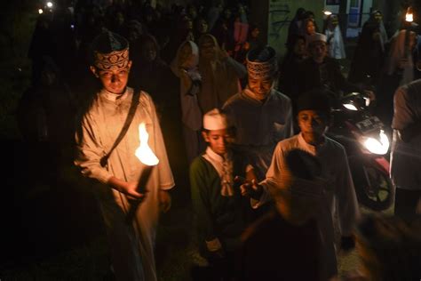 Hasil sidang isbat inilah yang akan menjawab kapan puasa tahun 2020. Mengenal Sidang Isbat dan Penentuan Awal Ramadhan, Syawal ...