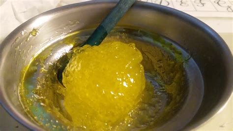 Comment faire du slime avec du sucre glace ? Comment faire du slime avec du liquide vaisselle et du sel ...