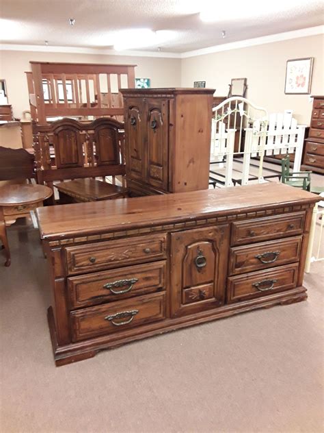 Their products can be found at leading furniture stores nationwide. LEA 5 PC QUEEN BEDROOM SET | Delmarva Furniture Consignment