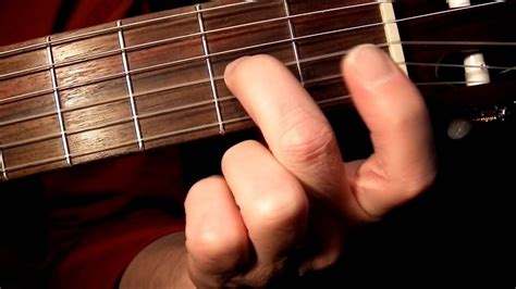 Zum kompletten kurs mit allen videos geht's hier: Gitarre für Einsteiger - Der A-Dur Akkord - YouTube