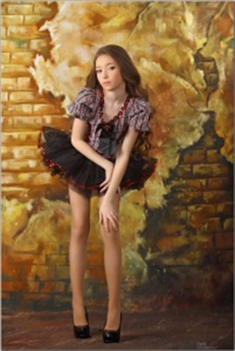 If you are looking for models/model daria tutu you've come to the right place. TMTV - Daria - Plaid & Tutu - x155