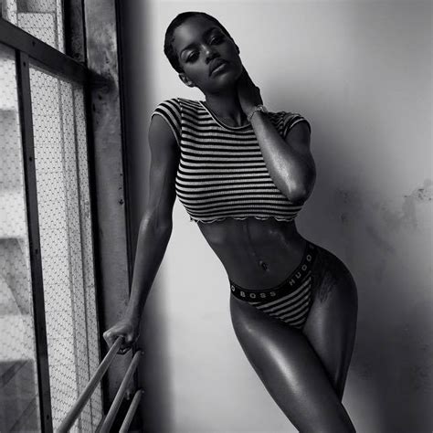 For fans who sign up for her fade2fit program, taylor also offers information on her upcoming dance workout tour. Teyana Taylor Debuts Her FADE2FIT Workout Program : New ...